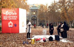 کمتوجهی به عکس در روایت مستند؛ رنگهایی که در میدان مشق جان گرفتند کمتوجهی به عکس در روایت مستند؛ رنگهایی که در میدان مشق جان گرفتند