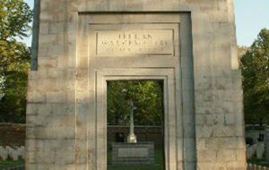 گورستان متفقین، یادگار جنگ های جهانی در قلهک تهران + عکس گورستان متفقین، یادگار جنگ های جهانی در قلهک تهران + عکس