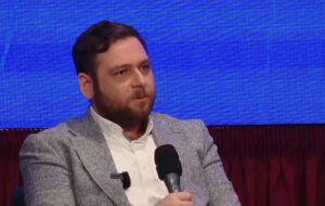 یک تصمیم اشتباه میتواند کل دارایی دیجیتال کشور را نابود کند/تمرکز داراییهای دیجیتال در یک نهاد ریسک میلیارددلاری ایجاد میکند/ بانک مرکزی در حوزه رمزدارایی ریسک حسابشدهای را پذیرفته است یک تصمیم اشتباه میتواند کل دارایی دیجیتال کشور را نابود کند/تمرکز داراییهای دیجیتال در یک نهاد ریسک میلیارددلاری ایجاد میکند/ بانک مرکزی در حوزه رمزدارایی ریسک حسابشدهای را پذیرفته است