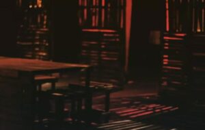 یک کمدی سیاه از تناسخ؛ در این گاراژ متروکه چه میگذرد؟ یک کمدی سیاه از تناسخ؛ در این گاراژ متروکه چه میگذرد؟