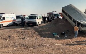 ۱۲ مصدوم در حادثه سقوط مینیبوس دانشآموزان از بالای پل ۱۲ مصدوم در حادثه سقوط مینیبوس دانشآموزان از بالای پل