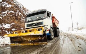 ۱۵۰ کیلومتر از محورهای کوهستانی مازندران برفروبی شد ۱۵۰ کیلومتر از محورهای کوهستانی مازندران برفروبی شد