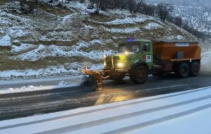 ۳۰۶ کیلومتر باند از جادههای ایلام برف روبی شد ۳۰۶ کیلومتر باند از جادههای ایلام برف روبی شد