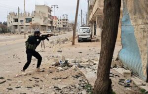 ۵ کشته و زخمی بر اثر تیراندازی افراد ناشناس در حماه/ آمار کشتار سوریها پس از سقوط بشار اسد ۵ کشته و زخمی بر اثر تیراندازی افراد ناشناس در حماه/ آمار کشتار سوریها پس از سقوط بشار اسد