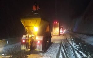 ۷۷۲ کیلومترباند از جادههای ایلام برفروبی شد/ رفتوآمد در تمامی مسیرها جریان دارد ۷۷۲ کیلومترباند از جادههای ایلام برفروبی شد/ رفتوآمد در تمامی مسیرها جریان دارد