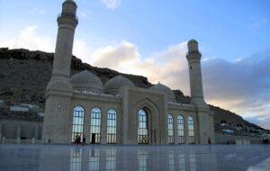 ۸ شب سفر لاکچری به باکو چند؟ + جدول قیمت ۸ شب سفر لاکچری به باکو چند؟ + جدول قیمت