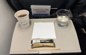 آبی که در هواپیما مینوشید، چقدر سالم است؟ آبی که در هواپیما مینوشید، چقدر سالم است؟