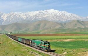 آغاز حمل ریلی کلینکر کارخانه سیمان دورود به مقصد شلمچه آغاز حمل ریلی کلینکر کارخانه سیمان دورود به مقصد شلمچه