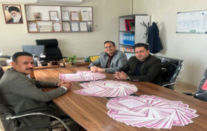 اخذ و صدور ۷۵۶ فقره سند مالکیت طرحهای نهضت ملی مسکن و جوانی جمعیت در شهر کارزین استان فارس اخذ و صدور ۷۵۶ فقره سند مالکیت طرحهای نهضت ملی مسکن و جوانی جمعیت در شهر کارزین استان فارس