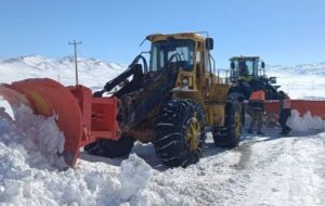 امدادرسانی به ۱۳ خودرو گرفتار در جادههای کاشان در استان اصفهان امدادرسانی به ۱۳ خودرو گرفتار در جادههای کاشان در استان اصفهان