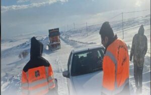 بازگشایی راه ۱۶ روستا و امداد به ۲۱۰ خودرو در آذربایجان غربی طی ۲۴ ساعت گذشته بازگشایی راه ۱۶ روستا و امداد به ۲۱۰ خودرو در آذربایجان غربی طی ۲۴ ساعت گذشته