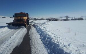 ببینید| عملیات برفروبی محور سنقر به گردکانه و پاکسازی نقاط کولاک گیر ببینید| عملیات برفروبی محور سنقر به گردکانه و پاکسازی نقاط کولاک گیر