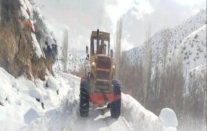 برفروبی بیش از ۳۶ هزار کیلومتر راه اصلی و روستایی در آذربایجان غربی طی ۱۰ روز گذشته برفروبی بیش از ۳۶ هزار کیلومتر راه اصلی و روستایی در آذربایجان غربی طی ۱۰ روز گذشته