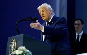 برملا شدن نقشه ترامپ توسط روزنامه عبری / آمریکا به دنبال مذاکره است! برملا شدن نقشه ترامپ توسط روزنامه عبری / آمریکا به دنبال مذاکره است!