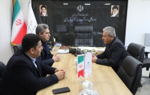 تقدیر شهردار و رییس شورای شهر سلماس از مدیرکل راه و شهرسازی آذربایجانغربی تقدیر شهردار و رییس شورای شهر سلماس از مدیرکل راه و شهرسازی آذربایجانغربی