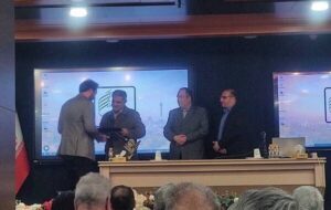 تقدیر مدیر عامل سازمان ملی زمین و مسکن از معاون مسکن وساختمان کردستان تقدیر مدیر عامل سازمان ملی زمین و مسکن از معاون مسکن وساختمان کردستان