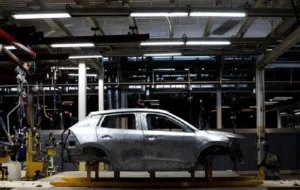 خودروسازان بدون مجوز حق افزایش قیمت ندارند خودروسازان بدون مجوز حق افزایش قیمت ندارند