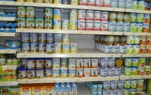 داروخانه های شبانه روزی در اولویت توزیع شیرخشک داروخانه های شبانه روزی در اولویت توزیع شیرخشک