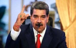 فوری/ مادورو و همسرش بازداشت شدند/ ترامپ شخصا توییت زد فوری/ مادورو و همسرش بازداشت شدند/ ترامپ شخصا توییت زد