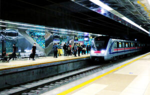 مترو فعلا در ایستگاه بازار تهران مسافرگیری ندارد مترو فعلا در ایستگاه بازار تهران مسافرگیری ندارد