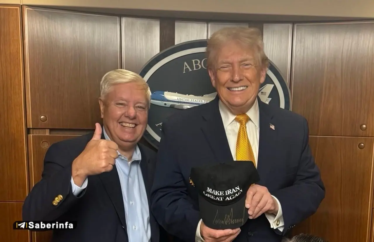 نام ایران بر روی کلاه ترامپ حسابی سوژه شد نام ایران بر روی کلاه ترامپ حسابی سوژه شد