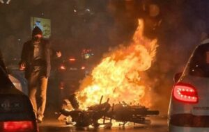 هنجارشکنی اغتشاشگران در آبدانان پس از بی توجهی مردم/ برقراری آرامش هنجارشکنی اغتشاشگران در آبدانان پس از بی توجهی مردم/ برقراری آرامش