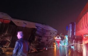 واژگونی اتوبوس در قطعه گرمسار محور تهران-مشهد؛ 11 نفرمصدوم شدند+تصاویر واژگونی اتوبوس در قطعه گرمسار محور تهران-مشهد؛ 11 نفرمصدوم شدند+تصاویر