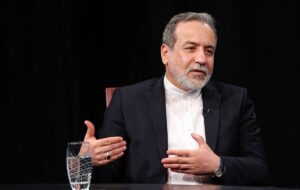 واکنش عراقچی به توئیت ترامپ درمورد اعتراضات ایران واکنش عراقچی به توئیت ترامپ درمورد اعتراضات ایران