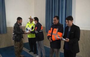 ویدئو | آموزش و توزیع کلاه ایمنی بین راکبان موتورسیکلت در روستای خرتوت شهرستان مانه استان خراسان شمالی ویدئو | آموزش و توزیع کلاه ایمنی بین راکبان موتورسیکلت در روستای خرتوت شهرستان مانه استان خراسان شمالی