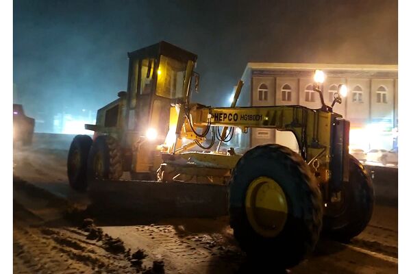 ویدئو | اجرای عملیات برفروبی در سطح محور ارتباطی هزار جریب( شهرستان نکا _ استان مازندران) توسط راهداران استان مازندران مازندران