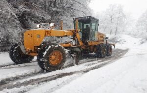 ویدئو | اجرای عملیات برفروبی در سطح محور ارتباطی پل سفید _ محمد آباد توسط راهداران شهرستان سوادکوه استان مازندران ویدئو | اجرای عملیات برفروبی در سطح محور ارتباطی پل سفید _ محمد آباد توسط راهداران شهرستان سوادکوه استان مازندران
