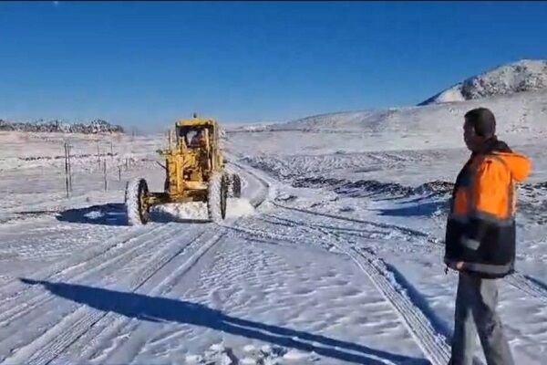 ویدئو | اجرای عملیات برفروبی در محورهای روستایی قرهچشمه، دالنجان ترکیه و گوگدره توسط راهداران شهرستان فاروج استان خراسان شمالی قره چشمه