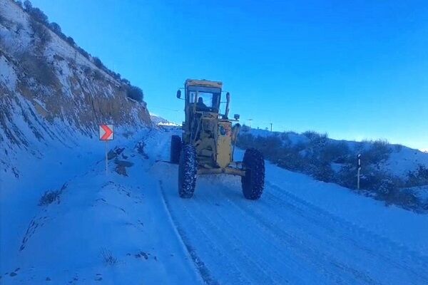 ویدئو | اجرای عملیات برفروبی محورهای روستایی بشدره، تکله قوز و قره باطر، توسط راهداران شهرستان رازوجرگلان استان خراسان شمالی قره باطر