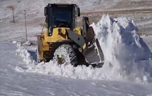 ویدئو | اجرای عملیات برفروبی و بازگشایی محور روستایی کی کی، توسط راهداران شهرستان بجنورد استان خراسان شمالی ویدئو | اجرای عملیات برفروبی و بازگشایی محور روستایی کی کی، توسط راهداران شهرستان بجنورد استان خراسان شمالی