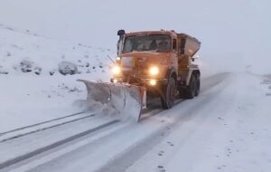 ویدئو | اجرای عملیات برفروبی و نمکپاشی محور سنخواست – بجنورد توسط راهداران شهرستان جاجرم استان خراسان شمالی ویدئو | اجرای عملیات برفروبی و نمکپاشی محور سنخواست – بجنورد توسط راهداران شهرستان جاجرم استان خراسان شمالی
