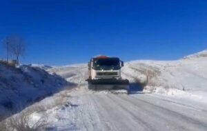ویدئو | اجرای عملیات برفروبی و نمکپاشی محورهای روستایی طراقی ترک، جمی، اسفیدان، نوده و گردنه سیساب، توسط راهداران شهرستان بجنورد استان خراسان شمالی ویدئو | اجرای عملیات برفروبی و نمکپاشی محورهای روستایی طراقی ترک، جمی، اسفیدان، نوده و گردنه سیساب، توسط راهداران شهرستان بجنورد استان خراسان شمالی