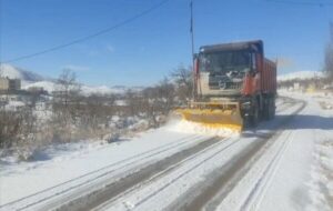 ویدئو | عملیات برفروبی و نمکپاشی محور اسفراین – بام محدوده روستای اسفید در شمالی ویدئو | عملیات برفروبی و نمکپاشی محور اسفراین – بام محدوده روستای اسفید در شمالی