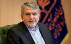 گردشگران خارجی به طور متوسط ۱۲۷۰ دلار در ایران هزینه میکنند گردشگران خارجی به طور متوسط ۱۲۷۰ دلار در ایران هزینه میکنند