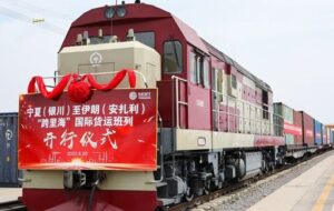 گنجی که با قطارهای چینی و روسی به ایران میآید گنجی که با قطارهای چینی و روسی به ایران میآید