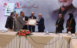 آئین تجلیل از حسن خجسته برگزار شد؛ رادیو با حضور او پوستاندازی کرد آئین تجلیل از حسن خجسته برگزار شد؛ رادیو با حضور او پوستاندازی کرد