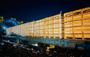 آغاز صادرات آزمایشی قیر و پلیاستایرن به اروپا با قطار آغاز صادرات آزمایشی قیر و پلیاستایرن به اروپا با قطار