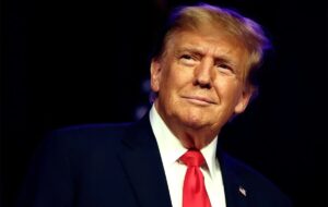 اولین دیدار ترامپ پس از مذاکرات با این چهره بود+ عکس اولین دیدار ترامپ پس از مذاکرات با این چهره بود+ عکس