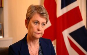 بازی جدید وزیر خارجه انگلیس/ خط و نشان هستهای همراه با چراغ سبز مذاکره! بازی جدید وزیر خارجه انگلیس/ خط و نشان هستهای همراه با چراغ سبز مذاکره!