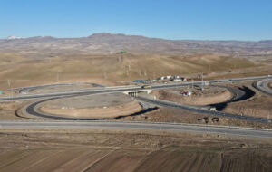 ببینید| آئین افتتاح و بهرهبرداری از تقاطع غیرهمسطح فاراب در محور اردبیل – سرچم ببینید| آئین افتتاح و بهرهبرداری از تقاطع غیرهمسطح فاراب در محور اردبیل – سرچم