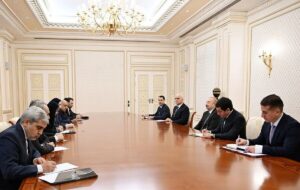 ببینید | دیدار وزیر راه و شهرسازی با الهام علیاف رئیسجمهور آذربایجان ببینید | دیدار وزیر راه و شهرسازی با الهام علیاف رئیسجمهور آذربایجان