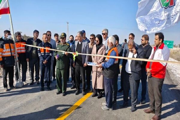 ببینید| عملکرد وزارت راه و شهرسازی در دولت چهاردهم(بهمن ۱۴۰۴)/رفع ۱۲۰۰ نقطه حادثهخیز جادهای افتتاح پروژه روکش آسفالت محور روستایی کرمیارشاد به تیمورآباد در شهرستان هامون سیستان و بلوچستان