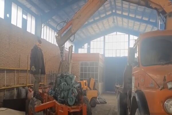 ببینید| فرآیند بازسازی و اورهال ناوگان راهداری استان آذربایجان غربی 1.jpg