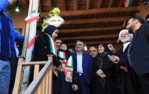 ببینید | مراسم گرامیداشت سالگرد پیروزی انقلاب اسلامی در مجموعه تاریخی بیت امام خمینی(ره) در شهر خمین ببینید | مراسم گرامیداشت سالگرد پیروزی انقلاب اسلامی در مجموعه تاریخی بیت امام خمینی(ره) در شهر خمین