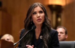 بحران بزرگ در کابینه ترامپ / حامی اصلی رئیسجمهور آمریکا استعفا کرد بحران بزرگ در کابینه ترامپ / حامی اصلی رئیسجمهور آمریکا استعفا کرد