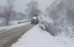 برفروبی ۱۶ هزار و ۳۶۵ کیلومتر باند در محورهای گلستان برفروبی ۱۶ هزار و ۳۶۵ کیلومتر باند در محورهای گلستان